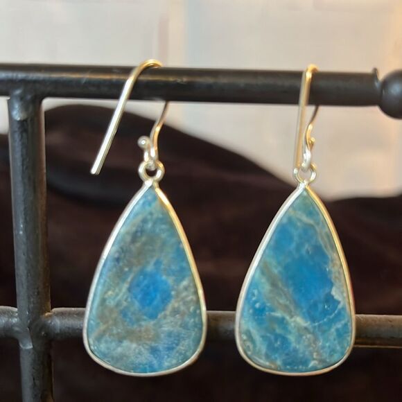 Tear drop Artisan Apatite Drop Earrings set in 925 Sterling Silver - Picture 5 of 8